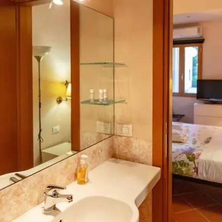 Nice apartment in San Frediano Area-3